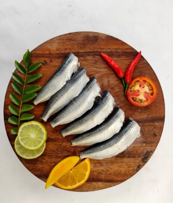 Marine lines Indian mackerel cleaned, 680gr